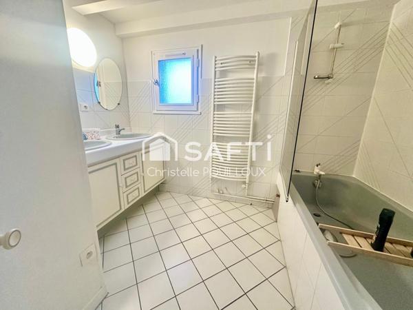 Maison 3 chambres, 1 bureau, 2 SDB, garage, atelier