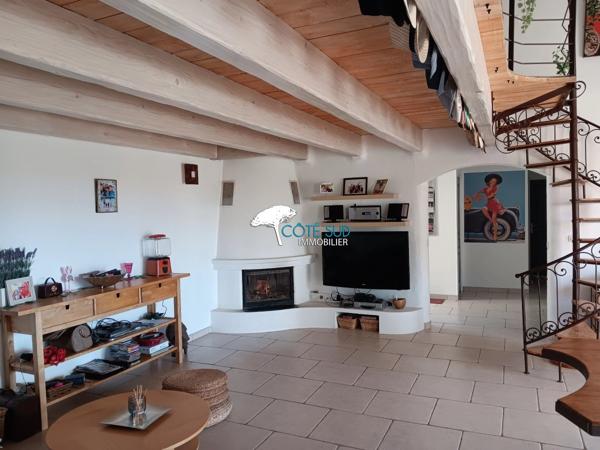 Saint-Antonin-du-Var (83510) Villa 6 pièces 4 chambres avec piscine et vaste garage, en position dominante, proche de Lorgues...