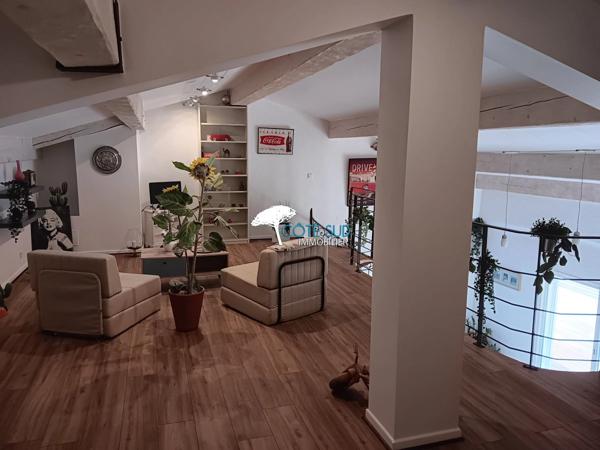 Saint-Antonin-du-Var (83510) Villa 6 pièces 4 chambres avec piscine et vaste garage, en position dominante, proche de Lorgues...