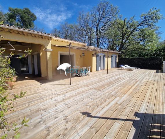 Saint-Antonin-du-Var (83510) Villa 6 pièces 4 chambres avec piscine et vaste garage, en position dominante, proche de Lorgues...