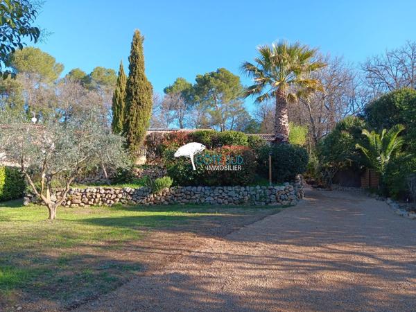 Saint-Antonin-du-Var (83510) Villa 6 pièces 4 chambres avec piscine et vaste garage, en position dominante, proche de Lorgues...