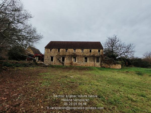 Corps de ferme  a  restaurer 6 pièce(s) 185 m2 sur 5300 m2 environ