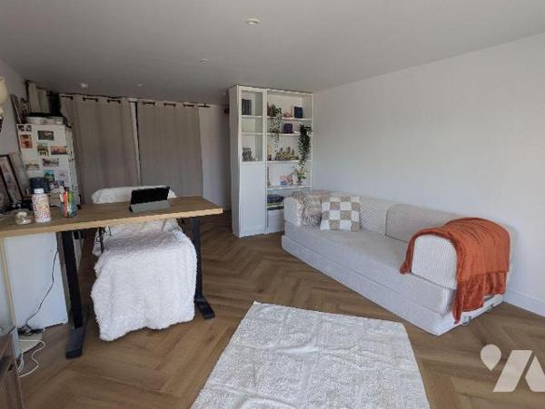 EXCLUSIVITE - LES HERBIERS - Maison de bourg idéalement située en centre-ville, quartier de la ...