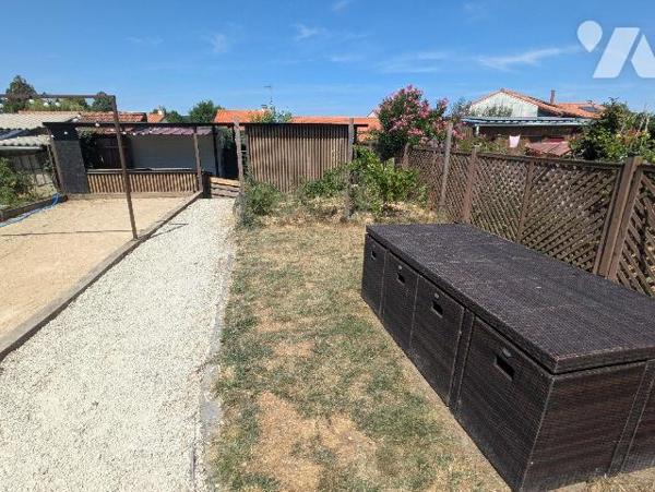 EXCLUSIVITE - LES HERBIERS - Maison de bourg idéalement située en centre-ville, quartier de la ...