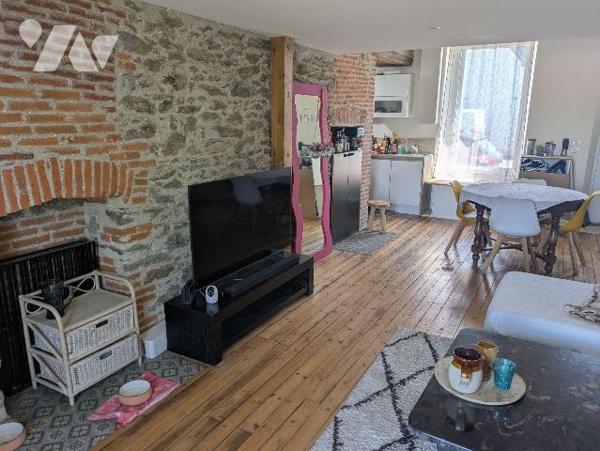 EXCLUSIVITE - LES HERBIERS - Maison de bourg idéalement située en centre-ville, quartier de la ...