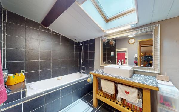 Maison à vendre    6 pièces • 169,25 m2 Satolas-et-Bonce