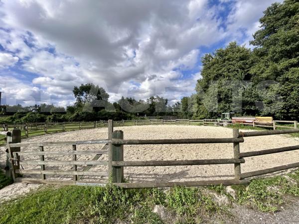 HARAS sur 13300M² Entièrement équipé AVEC habitation de 95m² 