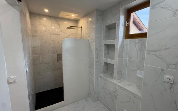 Appartement à vendre    3 pièces • 60 m2 Sérézin-du-Rhône