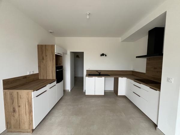 Maison à louer |  Bédéchan |  6 pièces | 230 m²