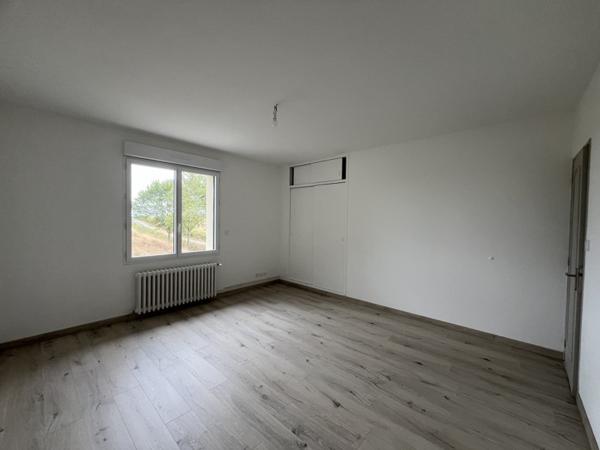 Maison à louer |  Bédéchan |  6 pièces | 230 m²