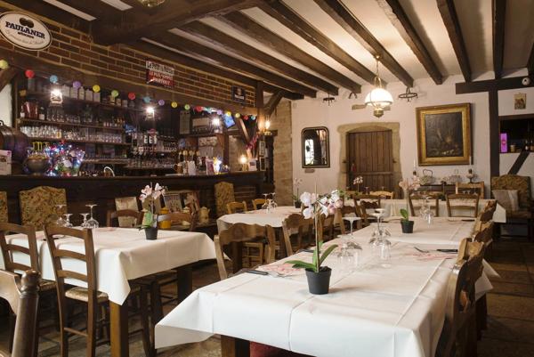 Dpt Côte d'Or (21), à vendre BEZE immeuble