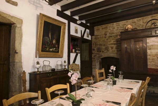 Dpt Côte d'Or (21), à vendre BEZE immeuble