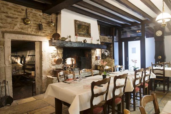 Dpt Côte d'Or (21), à vendre BEZE immeuble