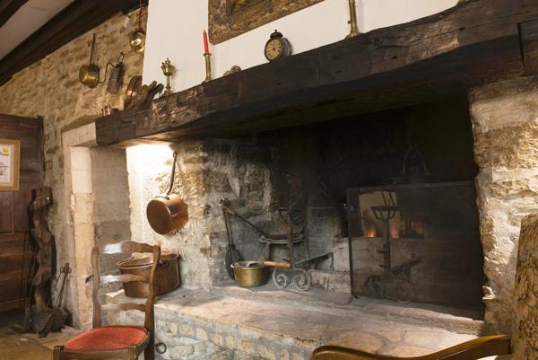 Dpt Côte d'Or (21), à vendre BEZE immeuble