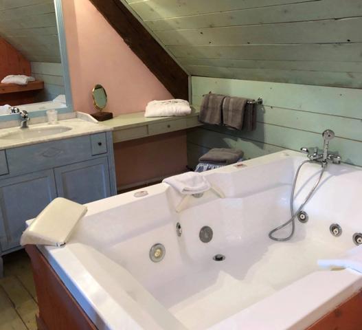 Dpt Côte d'Or (21), à vendre BEZE immeuble