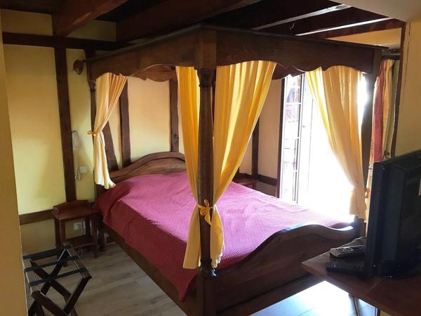 Dpt Côte d'Or (21), à vendre BEZE immeuble