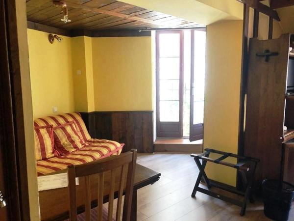 Dpt Côte d'Or (21), à vendre BEZE immeuble