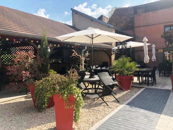 Dpt Côte d'Or (21), à vendre BEZE immeuble