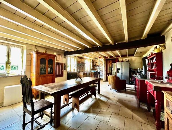 À Vendre SAIL LES BAINS : Superbe Corps de Ferme au Cœur de la Campagne – Charme et Authenticité - 6 CHAMBRES - 5000 m2 de TERRAIN