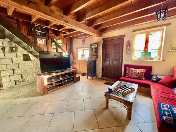 À Vendre SAIL LES BAINS : Superbe Corps de Ferme au Cœur de la Campagne – Charme et Authenticité - 6 CHAMBRES - 5000 m2 de TERRAIN