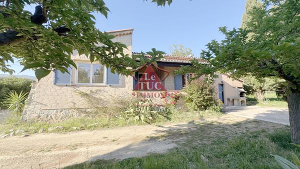 Grasse PLASCASSIER– Maison de plain-pied de 112 m² avec annexes incluses terrain plat 2000 m2 clos Grasse (06130)
