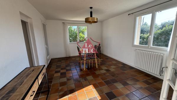 Grasse PLASCASSIER– Maison de plain-pied de 112 m² avec annexes incluses terrain plat 2000 m2 clos Grasse (06130)