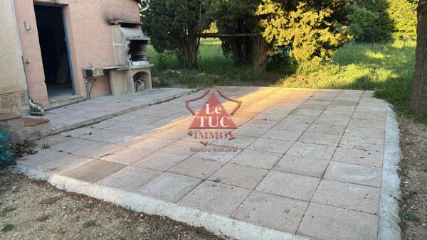 Grasse PLASCASSIER– Maison de plain-pied de 112 m² avec annexes incluses terrain plat 2000 m2 clos Grasse (06130)