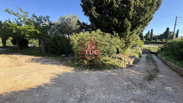 Grasse PLASCASSIER– Maison de plain-pied de 112 m² avec annexes incluses terrain plat 2000 m2 clos Grasse (06130)