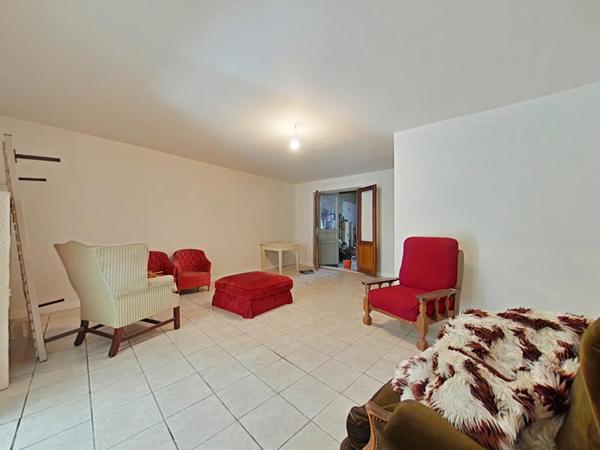 Maison Bize Minervois 7 pièce(s) 180 m2 avec cour et garage