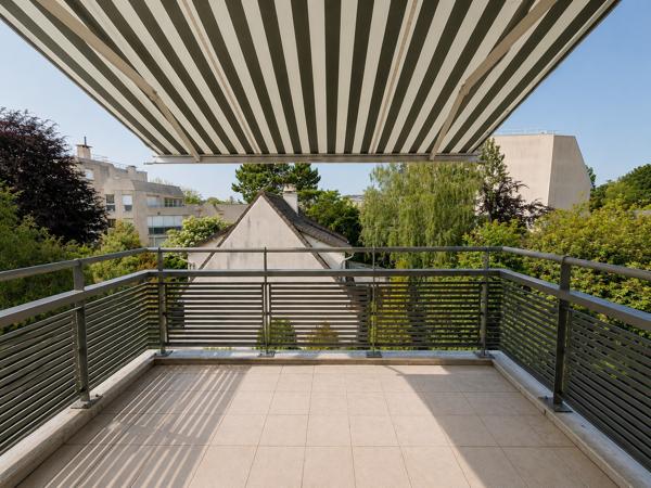 Appartement
         6 pièces
        - 119 m² Bien prestige 495 000 € *