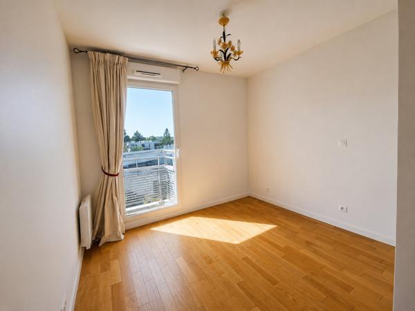 Appartement
         6 pièces
        - 119 m² Bien prestige 495 000 € *