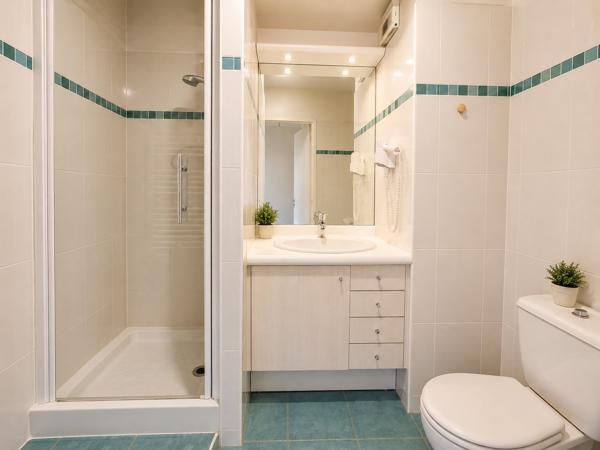 Appartement
         6 pièces
        - 119 m² Bien prestige 495 000 € *