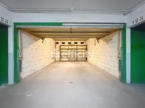 Parking
        
        - 21 m² Exclusivité 60 000 € *