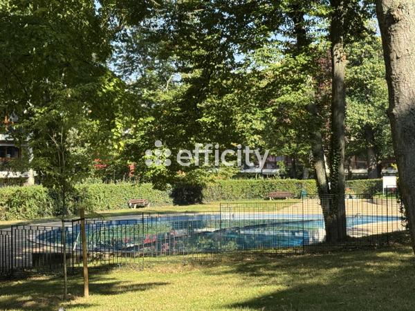 Parking
        
        - 21 m² Exclusivité 60 000 € *