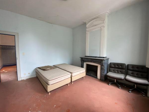 QUARTIER PALAIS - TRES BONNE RENTABILITE POUR CET IMMEUBLE DE RAPPORT