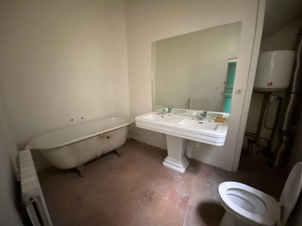 QUARTIER PALAIS - TRES BONNE RENTABILITE POUR CET IMMEUBLE DE RAPPORT