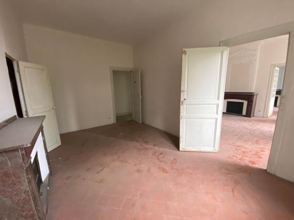 QUARTIER PALAIS - TRES BONNE RENTABILITE POUR CET IMMEUBLE DE RAPPORT