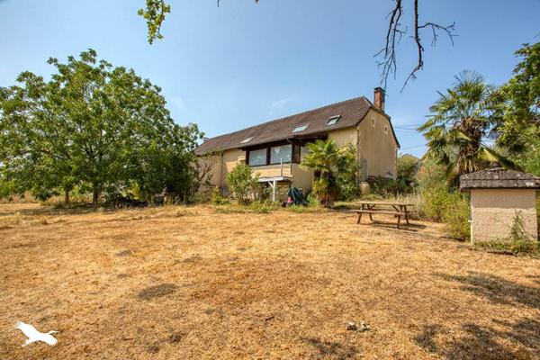 Maison 298 452 € La Feuillade 5 p 203 m² DPE D