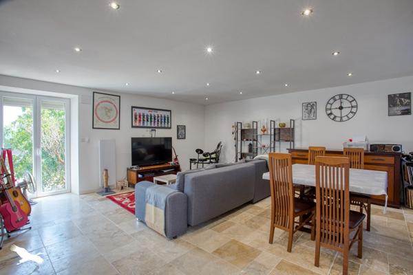 Maison 298 452 € La Feuillade 5 p 203 m² DPE D