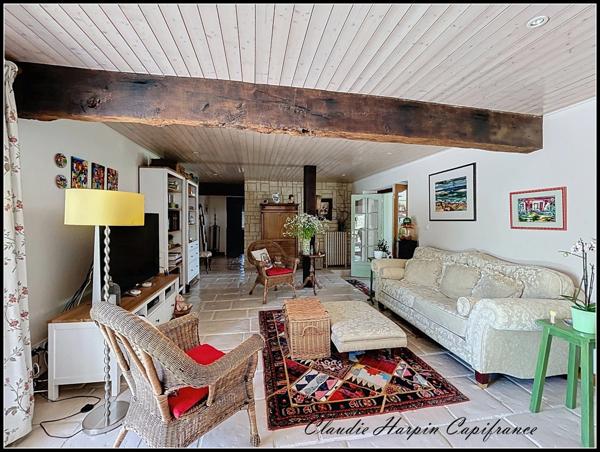 Maison à vendre 8 pièces AIRVAULT (79) - terrain 2769 m² - 5 ch - mare -288 m² habitable