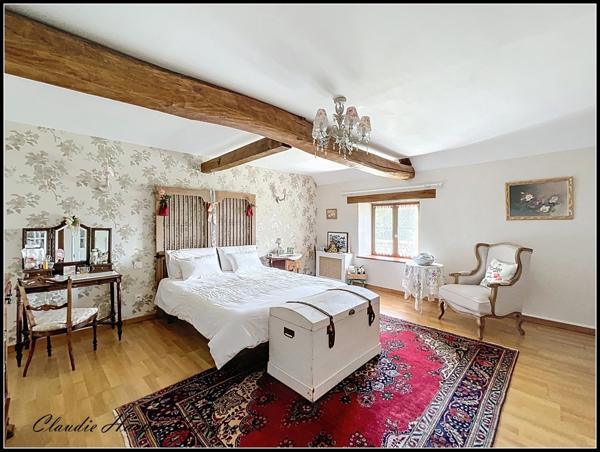 Maison à vendre 8 pièces AIRVAULT (79) - terrain 2769 m² - 5 ch - mare -288 m² habitable