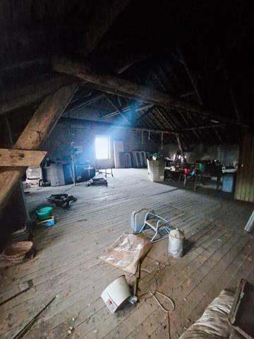 Belle demeure de 228m2 avec grange, écurie et terrain à Bâtir !