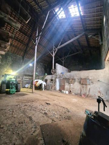 Belle demeure de 228m2 avec grange, écurie et terrain à Bâtir !