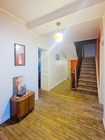 Belle demeure de 228m2 avec grange, écurie et terrain à Bâtir !