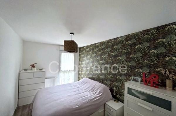 Grand T4 87m² récent, 1 parking privatif, garage + sd parking possibles, axe Annecy – Genève (74)