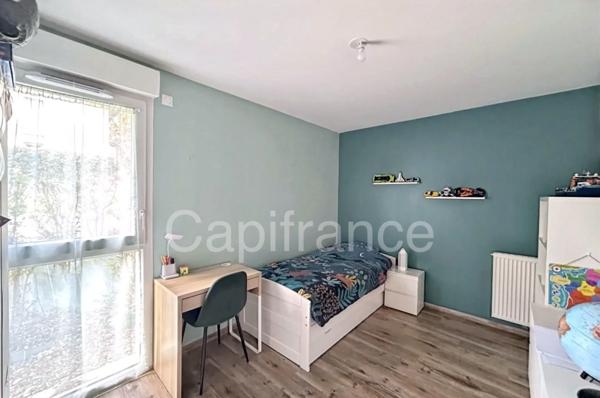 Grand T4 87m² récent, 1 parking privatif, garage + sd parking possibles, axe Annecy – Genève (74)