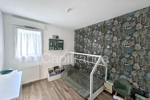 Grand T4 87m² récent, 1 parking privatif, garage + sd parking possibles, axe Annecy – Genève (74)