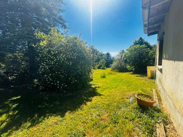 MAISON 100 M² AU CALME SANS VIS A VIS, 3 CHAMBRES, TERRAIN DE 859 m², TERRASSE DE 30m²,  GARAGE, DOUBLE VITRAGE, POMPE A CHALEUR, CLIMATISATION, ASSAINISSEMENT COLLECTIF