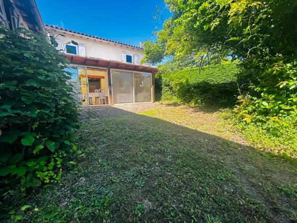 MAISON 100 M² AU CALME SANS VIS A VIS, 3 CHAMBRES, TERRAIN DE 859 m², TERRASSE DE 30m²,  GARAGE, DOUBLE VITRAGE, POMPE A CHALEUR, CLIMATISATION, ASSAINISSEMENT COLLECTIF