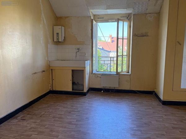 Maison à vendre à Saint-Amand-Montrond dans le Cher (18200), ref : 25051